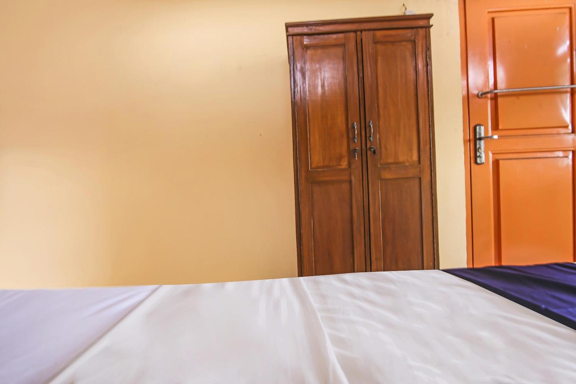 Spot On 90433 Serasi Kost 2*