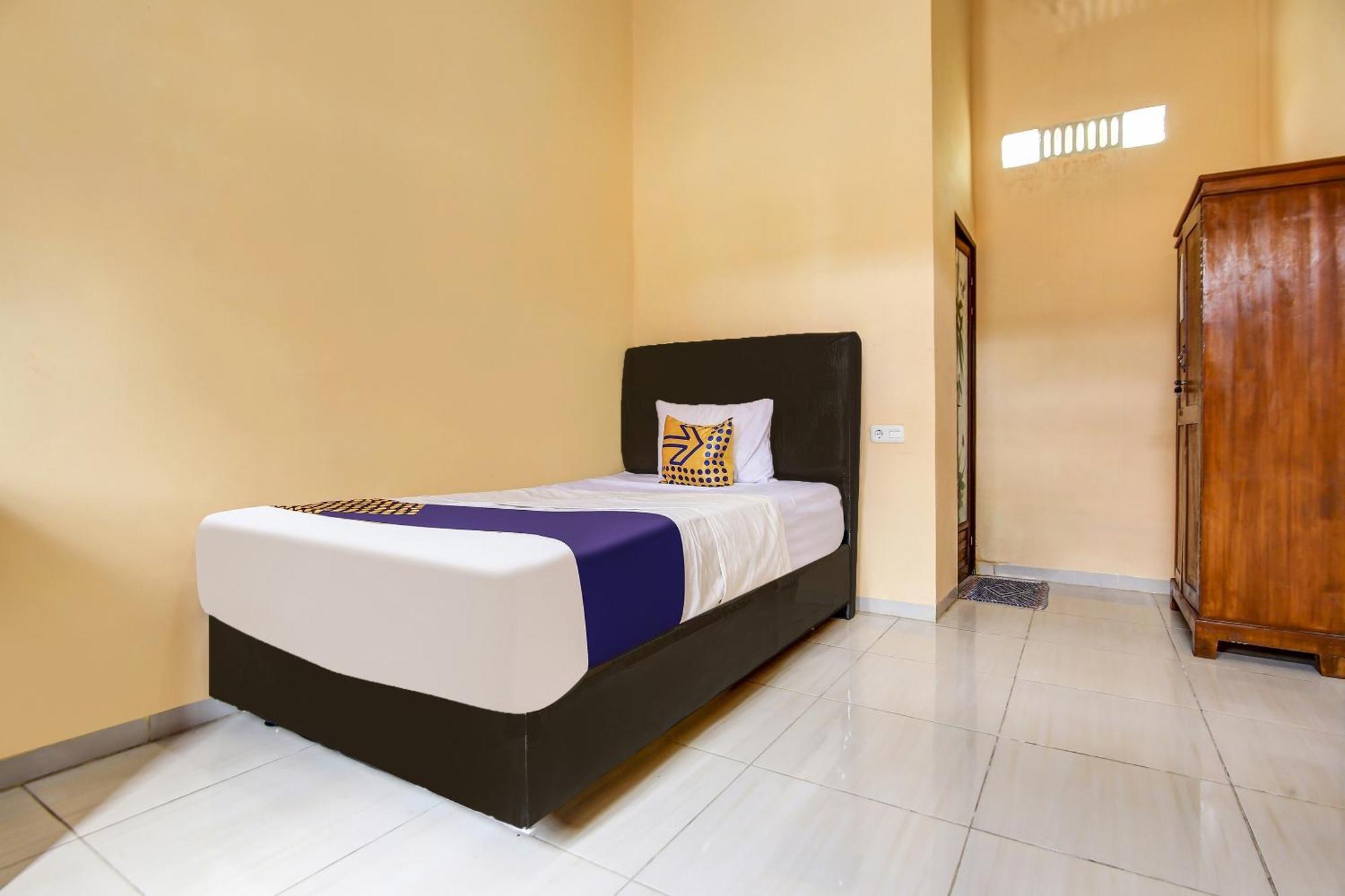 Hotel Spot On 90433 Serasi Kost Palembang